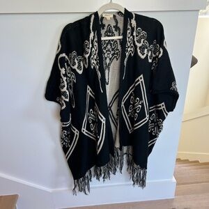 Debut Black and Tan Women’s Poncho Open Cardigan Sweater with Tassels